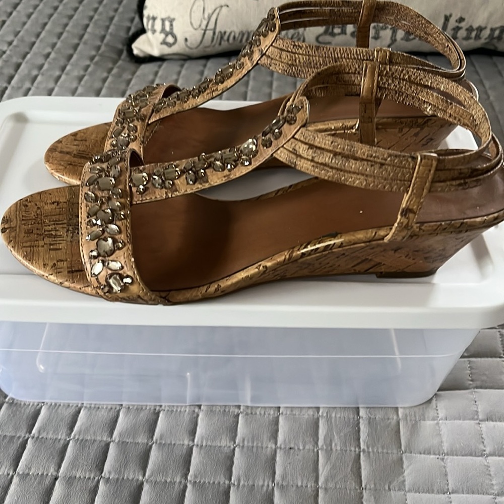Attention Tan Wedge Sandals with Cork Heel - Picture 4 of 9